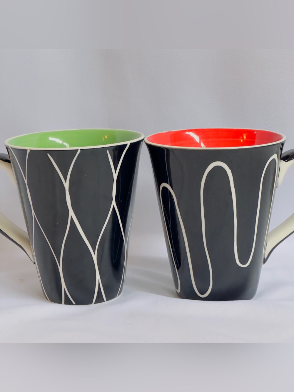 Set of 2 Art Deco Coffee Mug Tea Hues N Brews Black Green Red White Kitchen Core